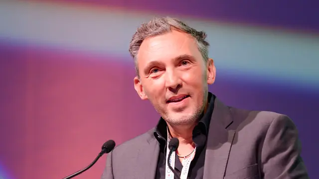 Alain Vaessen, directeur général de la Fédération des CPAS, au pupitre pour le mot de clôture.