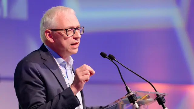 Jean-François Husson, économiste, au pupitre.